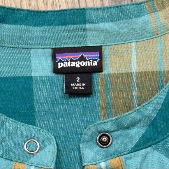 Woman’s Patagonia Settlers Plaid Top - Picture 2 of 11